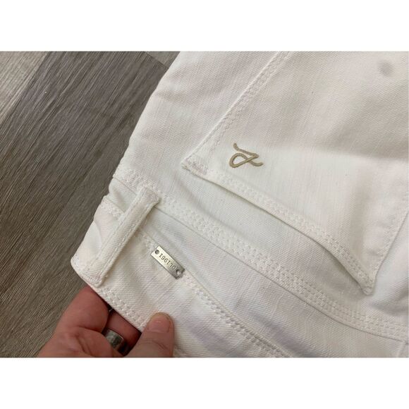 DL1961 Angel Mid Rise Skinny Ankle Jeans in Milk White, Size 27", MSRP $179 - Picture 11 of 11